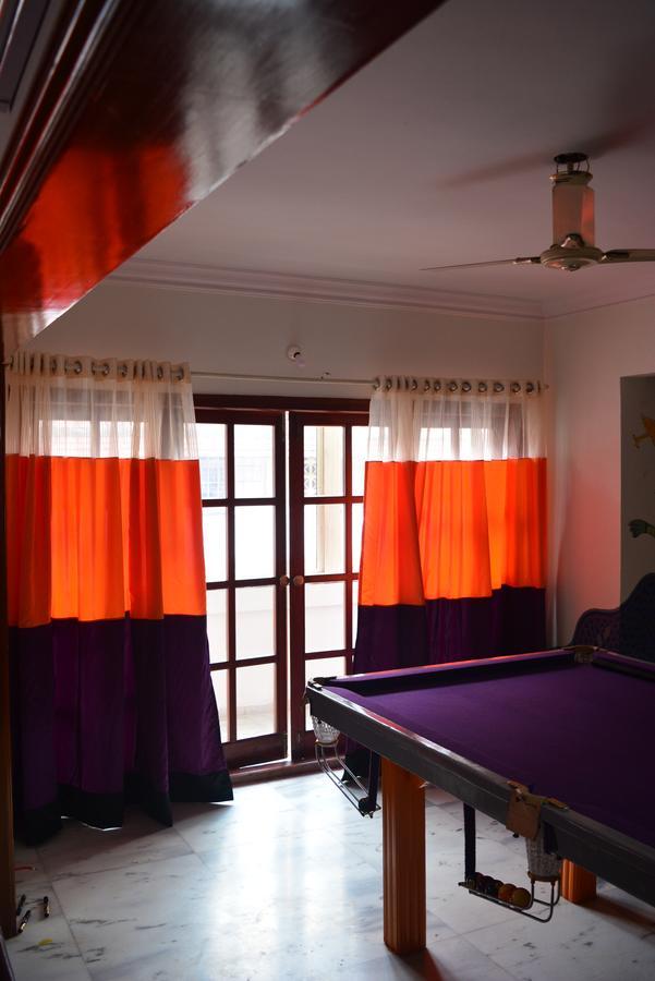 Social Rehab Downtown Hostel Bangalore Buitenkant foto