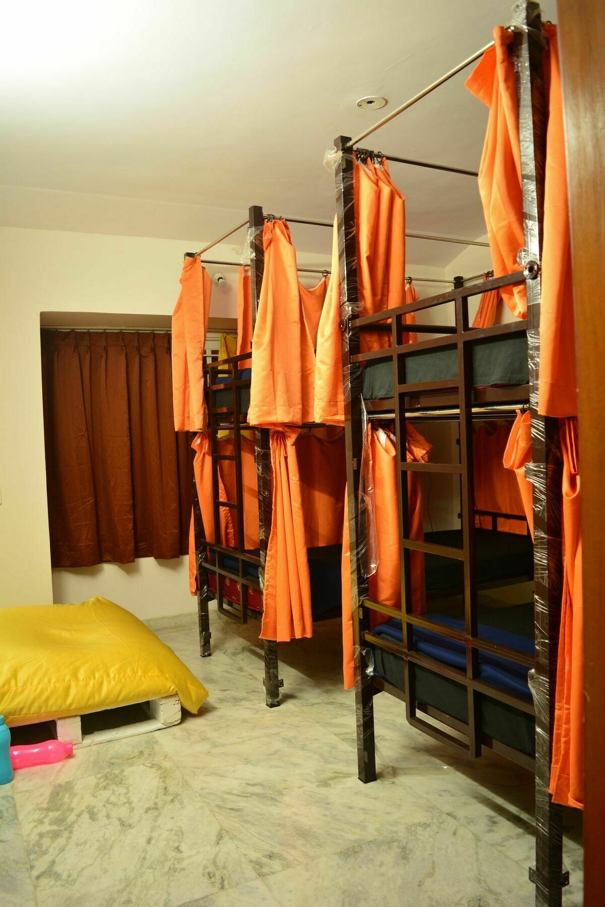 Social Rehab Downtown Hostel Bangalore Buitenkant foto